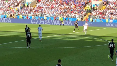 德转曝27岁登贝莱最新身价8000万欧，本赛季场场献攻37场30球7助火力全开